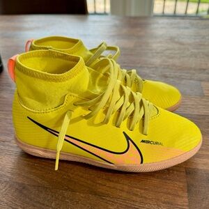 Nike Jr. Mercurial Superfly 9 Club IC (Sz 2Y)